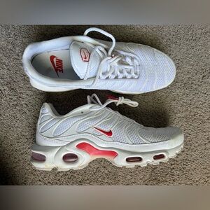 Nike Women’s Air Max Plus Red & White Size 9.5